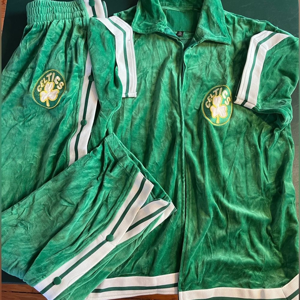 Celtics velour track suit XL